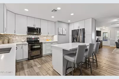 13123 W Wildwood Drive, Sun City West, AZ 85375 - Photo 11