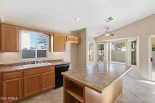 409 S Cholla St, Gilbert, AZ 85233 - Photo 7