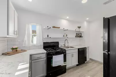 3743 E Taylor Street, Phoenix, AZ 85008 - Photo 7