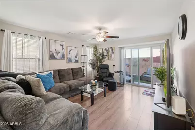 8215 W Albeniz Place, Phoenix, AZ 85043 - Photo 7