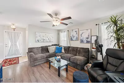 8215 W Albeniz Place, Phoenix, AZ 85043 - Photo 9