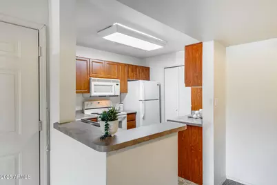 1880 E Morten Avenue #121, Phoenix, AZ 85020 - Photo 9