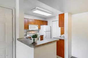 1880 E Morten Ave, Phoenix, AZ 85020 - Photo 9