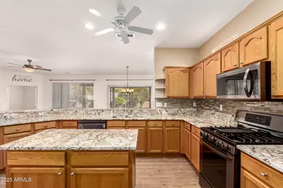 15136 W Cactus Ridge Way, Surprise, AZ 85374 - Photo 11