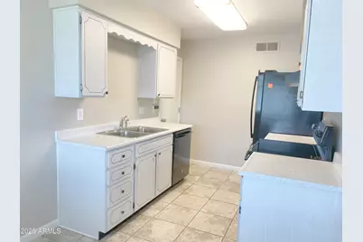 10417 N 95th Drive #B, Peoria, AZ 85345 - Photo 3