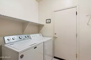 10527 E Tierra Buena Ln, Scottsdale, AZ 85255 - Photo 23