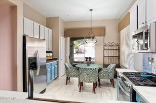 10527 E Tierra Buena Ln, Scottsdale, AZ 85255 - Photo 11