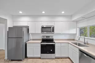 14217 N Bolivar Dr, Sun City, AZ 85351 - Photo 15