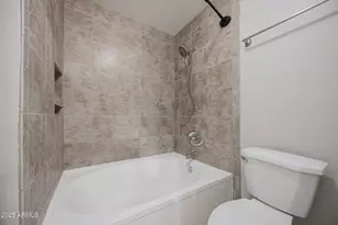 1880 E Morten Ave, Phoenix, AZ 85020 - Photo 15