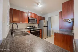 1880 E Morten Ave, Phoenix, AZ 85020 - Photo 9