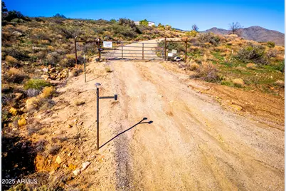 905 N Mountain Lion Pass, Globe, AZ 85502 - Photo 3