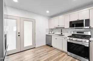 8117 W Whitton Ave, Phoenix, AZ 85033 - Photo 13