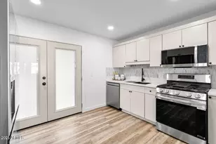 8117 W Whitton Ave, Phoenix, AZ 85033 - Photo 11