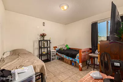 8225 W Earll Drive, Phoenix, AZ 85033 - Photo 19