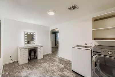 2210 E Cambridge Avenue, Phoenix, AZ 85006 - Photo 15