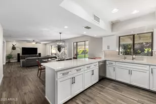 11449 N Bancroft Dr, Phoenix, AZ 85028 - Photo 7