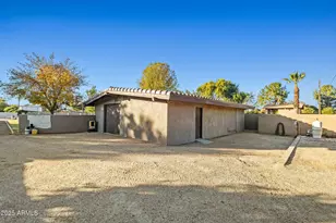 13217 N 65th Dr, Glendale, AZ 85304 - Photo 9