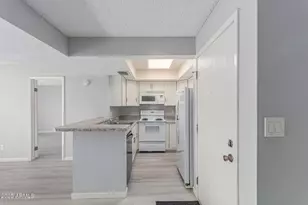 4730 W Northern Ave, Glendale, AZ 85301 - Photo 11