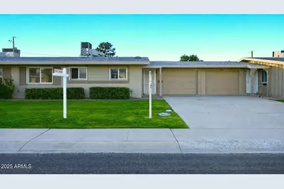 11234 N Coggins Drive, Sun City, AZ 85351 - Photo 1