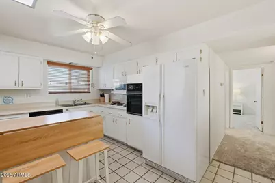 11234 N Coggins Drive, Sun City, AZ 85351 - Photo 15