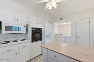 11234 N Coggins Dr, Sun City, AZ 85351 - Photo 17