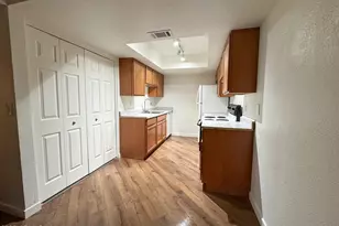 10215 N 8th Ave, Phoenix, AZ 85021 - Photo 15