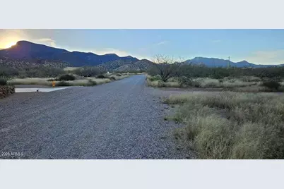 1.25 Acres E E. Emma Lane Lot 2 -- #-, Hereford, AZ 85615 - Photo 7