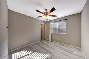21057 N 33rd Dr, Phoenix, AZ 85027 - Photo 11