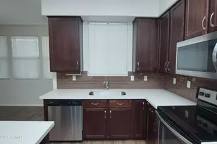 2090 S Dorsey Ln, Tempe, AZ 85282 - Photo 7