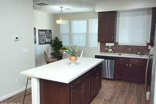 2090 S Dorsey Ln, Tempe, AZ 85282 - Photo 5