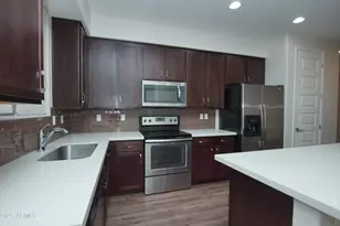 2090 S Dorsey Ln, Tempe, AZ 85282 - Photo 5