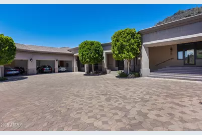 5142 W Arrowhead Lakes Drive, Glendale, AZ 85308 - Photo 9