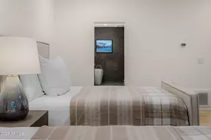 10041 N 52nd Pl, Paradise Valley, AZ 85253 - Photo 11