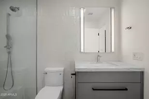 10041 N 52nd Pl, Paradise Valley, AZ 85253 - Photo 17