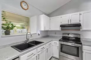 9033 W Hatcher Rd, Peoria, AZ 85345 - Photo 15