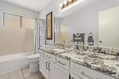 9033 W Hatcher Road, Peoria, AZ 85345 - Photo 23