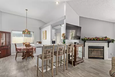 9033 W Hatcher Road, Peoria, AZ 85345 - Photo 11