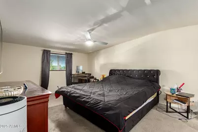 8201 W Whitton Avenue, Phoenix, AZ 85033 - Photo 15