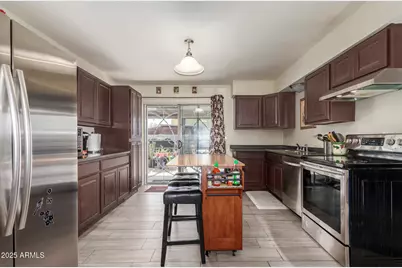 8201 W Whitton Avenue, Phoenix, AZ 85033 - Photo 9