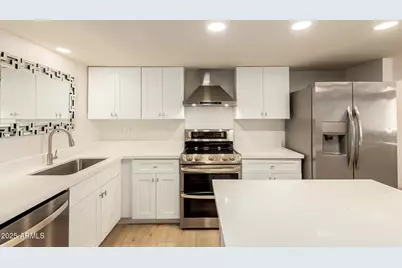 10452 W Meade Drive, Sun City, AZ 85351 - Photo 3