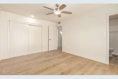 10452 W Meade Drive, Sun City, AZ 85351 - Photo 13