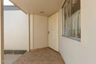 10882 W Coggins Dr, Sun City, AZ 85351 - Photo 5