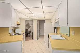 10882 W Coggins Dr, Sun City, AZ 85351 - Photo 17