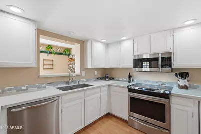 7307 N 46th Circle, Glendale, AZ 85301 - Photo 9