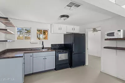 37200 S Rincon Road, Wickenburg, AZ 85390 - Photo 11