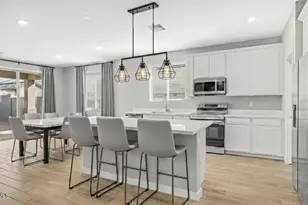 18372 W Villa Chula Ln, Surprise, AZ 85387 - Photo 9