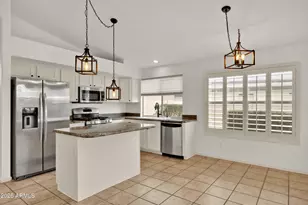 4519 E Lone Cactus Dr, Phoenix, AZ 85050 - Photo 9