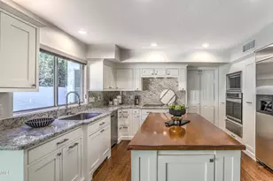 7337 E Echo Ln, Scottsdale, AZ 85258 - Photo 17