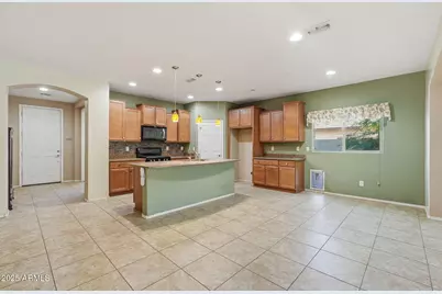 17517 W Pinnacle Vista Drive, Surprise, AZ 85387 - Photo 11