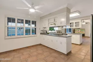 3542 E Camelback Rd, Phoenix, AZ 85018 - Photo 13